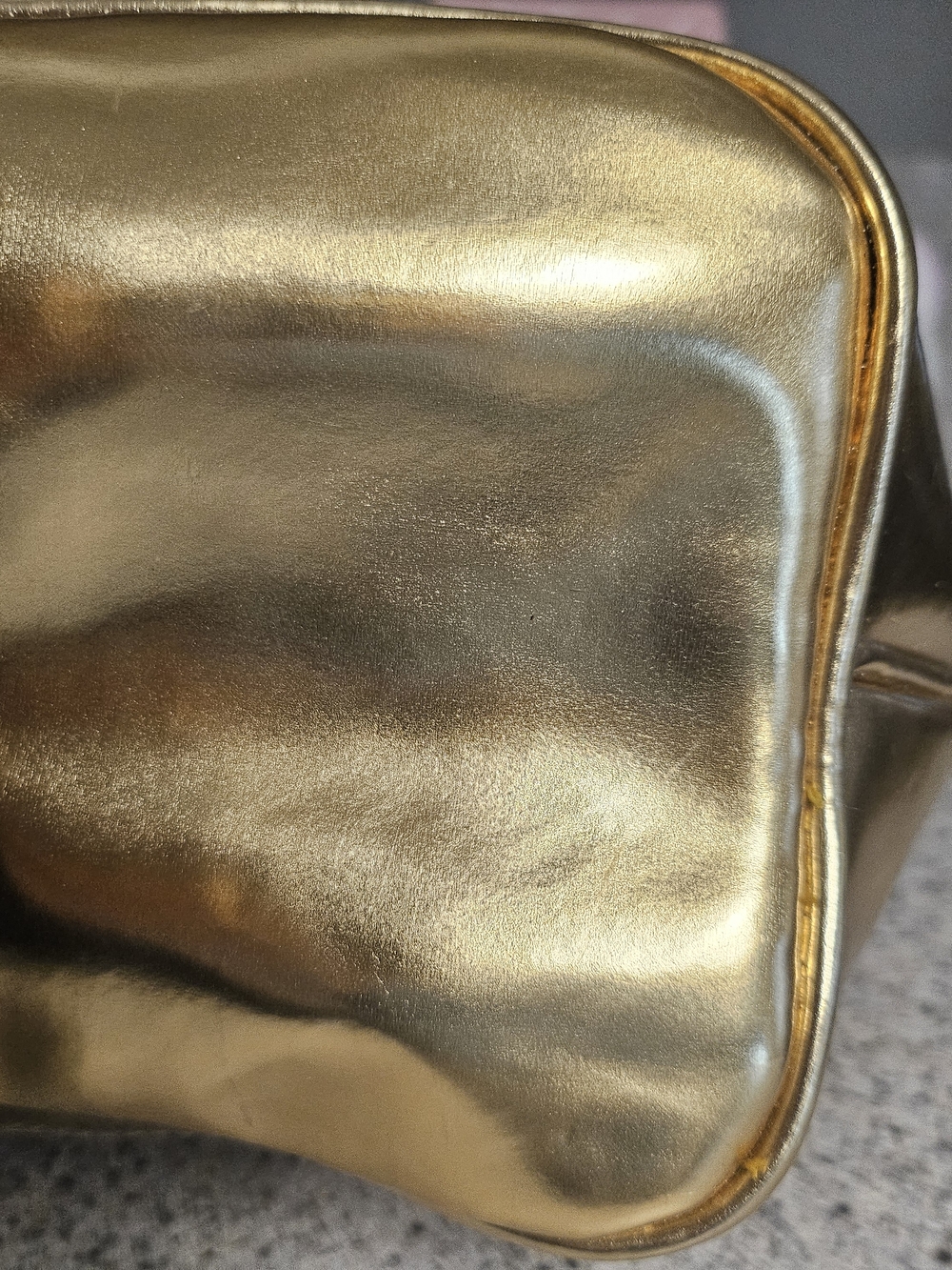 Rare Vintage Y2K Betseyville by Betsey Johnson Metallic Gold Kiss-Lock Bag ✨ - Picture 11 of 16